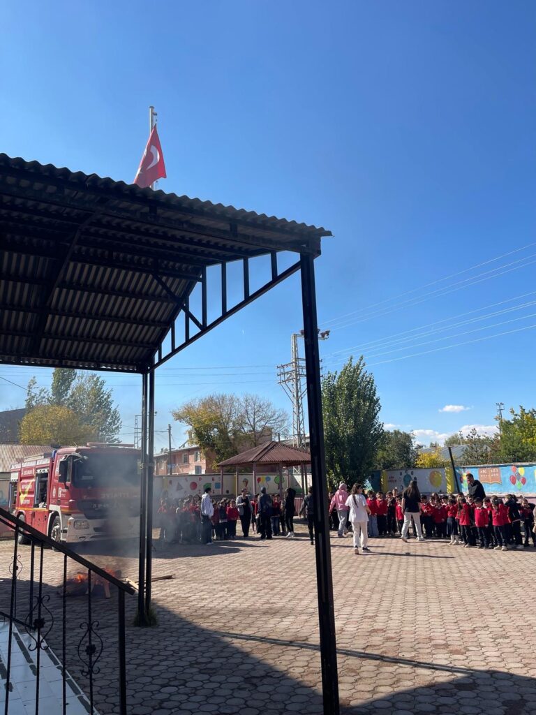Horasan’da Doğal Afet Tatbikatı Gerçeğini Aratmadı