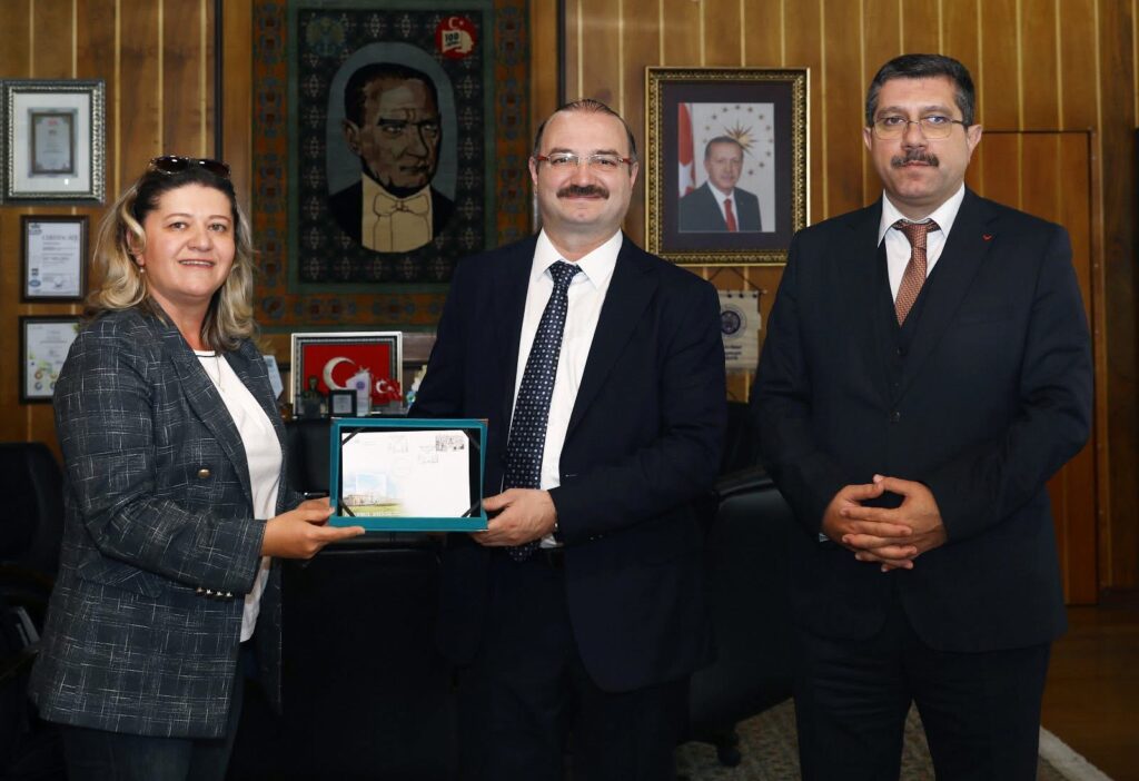 HORASAN MYO’DAN BAŞARI: “FİLATELİDE ÇEVRE BİLİNCİ” ÇALIŞMASI GÜMÜŞ MADALYA KAZANDI